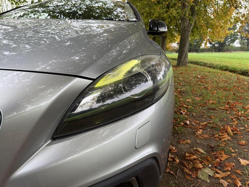 Volvo V40 Cross Country 2.0 T5 Lux Nav Hatchback 5dr Petrol Geartronic AWD Euro 6 (s/s) (245 ps) - U2068