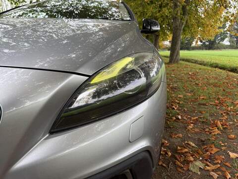 Volvo V40 Cross Country 2.0 T5 Lux Nav Hatchback 5dr Petrol Geartronic AWD Euro 6 (s/s) (245 ps) - U2068