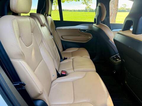Volvo XC90 2.0 T5 Momentum Pro SUV 5dr Petrol Auto 4WD Euro 6 (s/s) (250 ps) - U2072