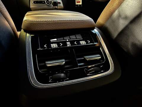Volvo XC90 2.0 T5 Momentum Pro SUV 5dr Petrol Auto 4WD Euro 6 (s/s) (250 ps) - U2072