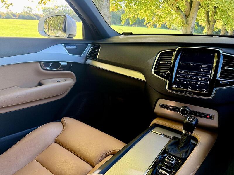 Volvo XC90 2.0 T5 Momentum Pro SUV 5dr Petrol Auto 4WD Euro 6 (s/s) (250 ps) - U2072