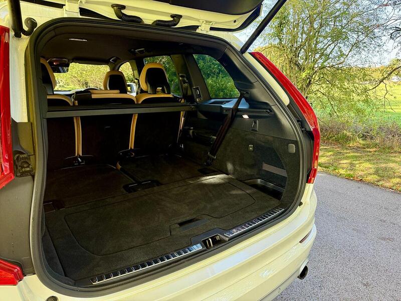 Volvo XC90 2.0 T5 Momentum Pro SUV 5dr Petrol Auto 4WD Euro 6 (s/s) (250 ps) - U2072