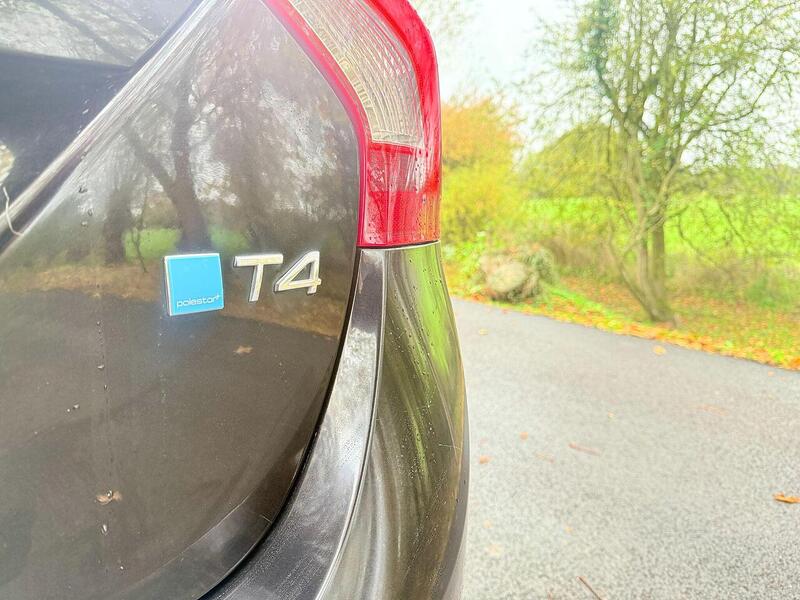 Volvo V60 T4 Se Lux Estate 1.6 Automatic Petrol - U2073