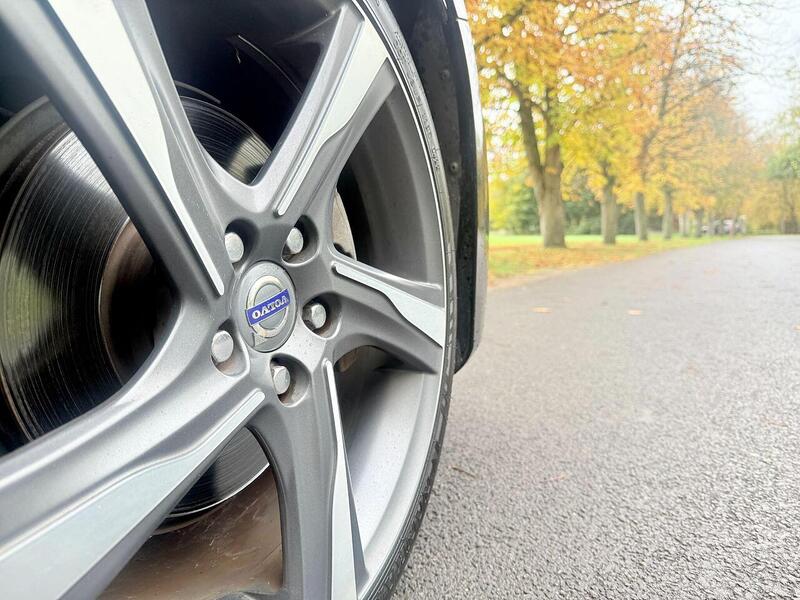 Volvo V60 T4 Se Lux Estate 1.6 Automatic Petrol - U2073