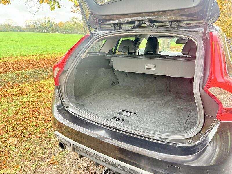 Volvo V60 T4 Se Lux Estate 1.6 Automatic Petrol - U2073