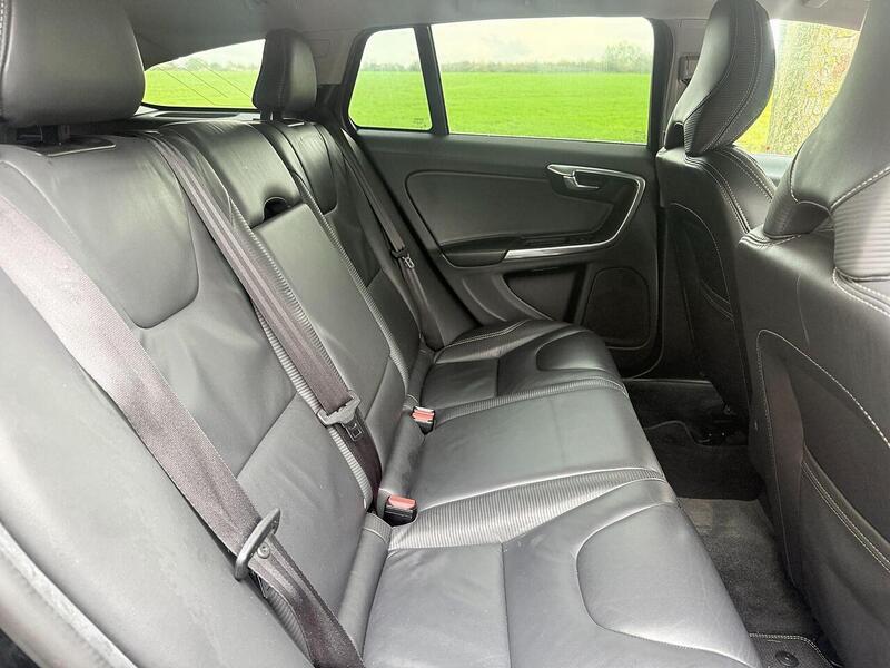 Volvo V60 T4 Se Lux Estate 1.6 Automatic Petrol - U2073
