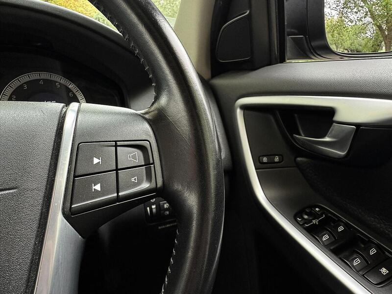 volvo Xc60 T6 Se Awd Estate 3.0 Automatic Petrol Estate Automatic Petrol - U2078