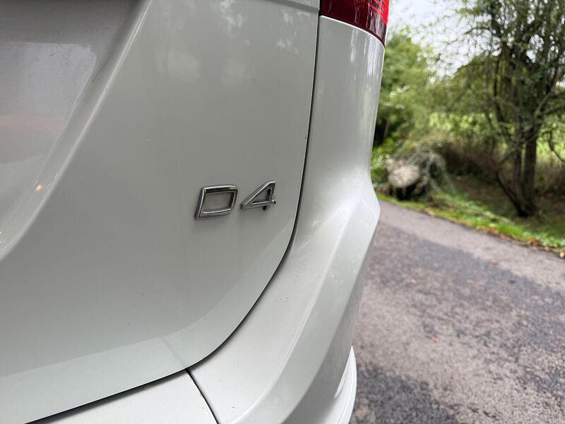 Volvo Xc60 D4 R-Design Lux Nav 2.0 5dr Estate Automatic Diesel - U2100