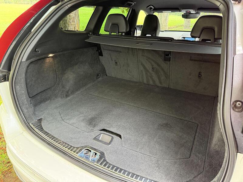 Volvo Xc60 D4 R-Design Lux Nav 2.0 5dr Estate Automatic Diesel - U2100