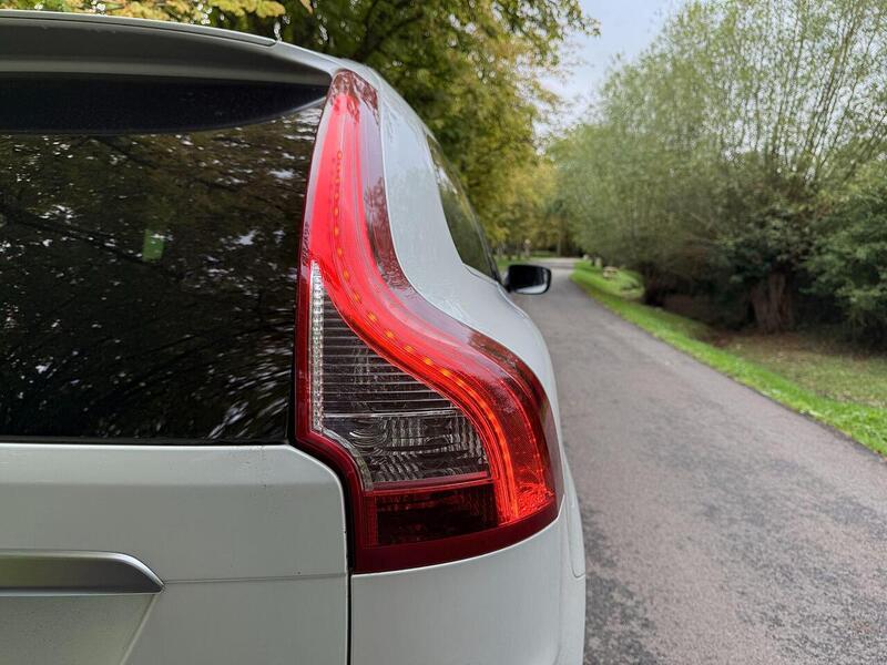 Volvo Xc60 D4 R-Design Lux Nav 2.0 5dr Estate Automatic Diesel - U2100