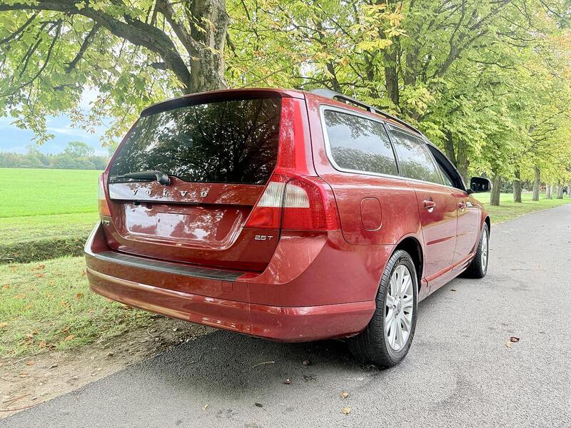 Volvo V70 2.5T SE Lux Estate 5dr Petrol Geartronic Euro 5 (231 ps) - U2102