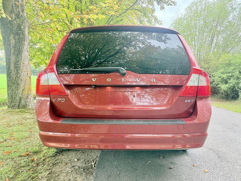 Volvo V70 2.5T SE Lux Estate 5dr Petrol Geartronic Euro 5 (231 ps) - U2102