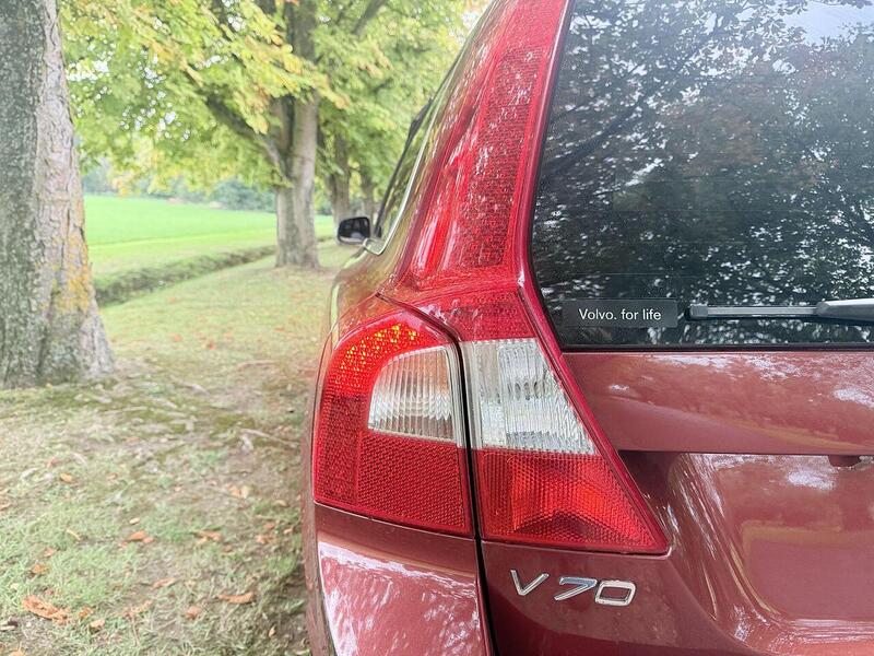 Volvo V70 2.5T SE Lux Estate 5dr Petrol Geartronic Euro 5 (231 ps) - U2102