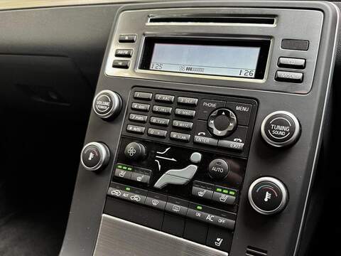Volvo V70 2.5T SE Lux Estate 5dr Petrol Geartronic Euro 5 (231 ps) - U2102