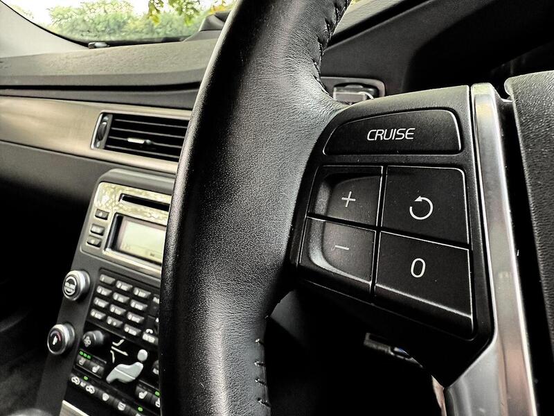 Volvo V70 2.5T SE Lux Estate 5dr Petrol Geartronic Euro 5 (231 ps) - U2102