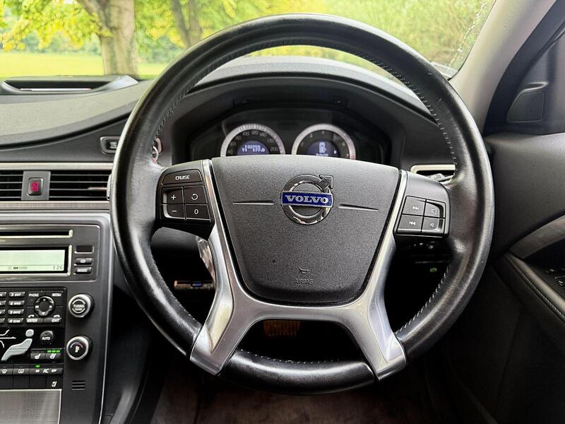 Volvo V70 2.5T SE Lux Estate 5dr Petrol Geartronic Euro 5 (231 ps) - U2102