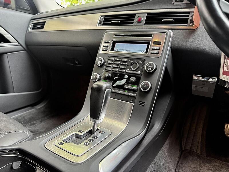 Volvo V70 2.5T SE Lux Estate 5dr Petrol Geartronic Euro 5 (231 ps) - U2102