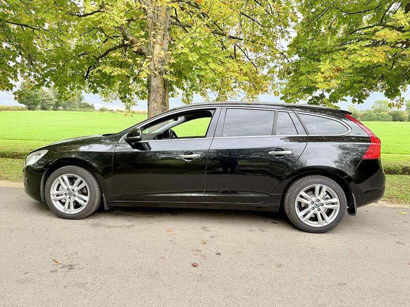 Volvo V60 3.0 T6 SE Lux Estate 5dr Petrol Geartronic AWD Euro 5 (304 ps) - U2106