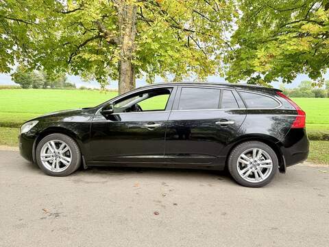 Volvo V60 3.0 T6 SE Lux Estate 5dr Petrol Geartronic AWD Euro 5 (304 ps) - U2106