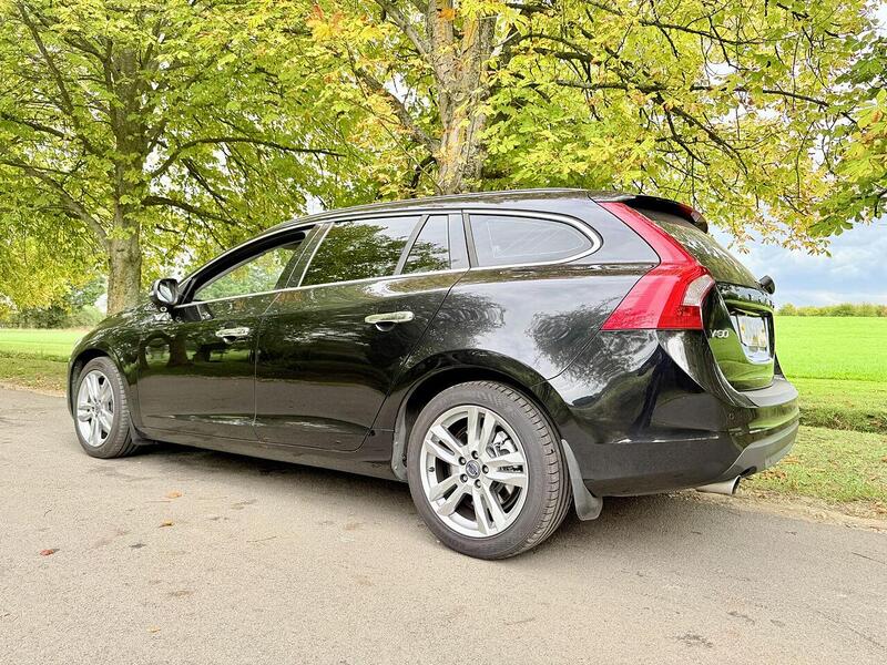 Volvo V60 3.0 T6 SE Lux Estate 5dr Petrol Geartronic AWD Euro 5 (304 ps) - U2106