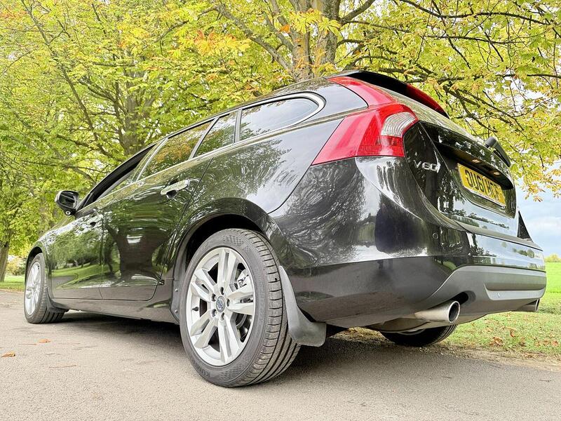 Volvo V60 3.0 T6 SE Lux Estate 5dr Petrol Geartronic AWD Euro 5 (304 ps) - U2106