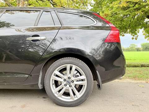 Volvo V60 3.0 T6 SE Lux Estate 5dr Petrol Geartronic AWD Euro 5 (304 ps) - U2106
