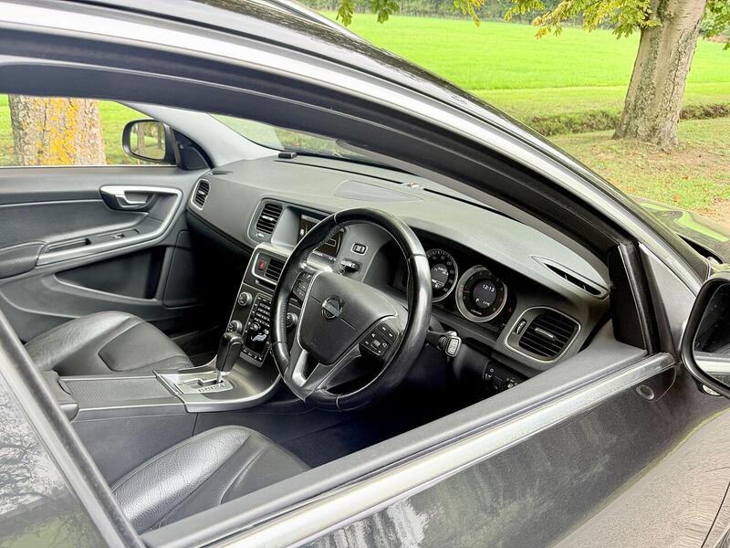 Volvo V60 3.0 T6 SE Lux Estate 5dr Petrol Geartronic AWD Euro 5 (304 ps) - U2106