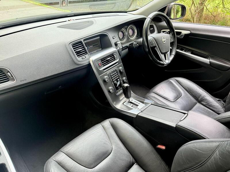 Volvo V60 3.0 T6 SE Lux Estate 5dr Petrol Geartronic AWD Euro 5 (304 ps) - U2106