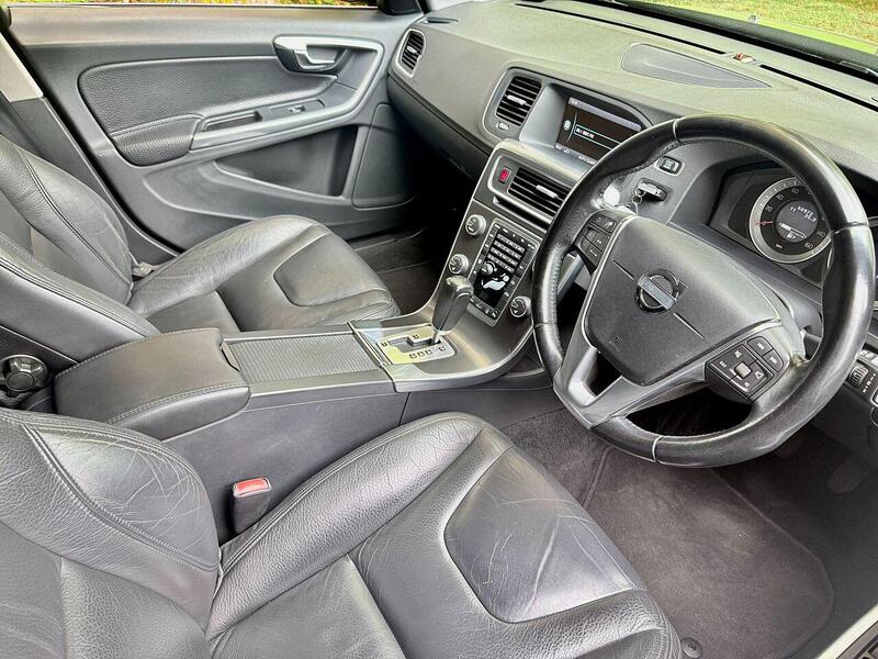 Volvo V60 3.0 T6 SE Lux Estate 5dr Petrol Geartronic AWD Euro 5 (304 ps) - U2106