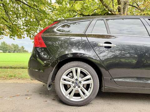 Volvo V60 3.0 T6 SE Lux Estate 5dr Petrol Geartronic AWD Euro 5 (304 ps) - U2106