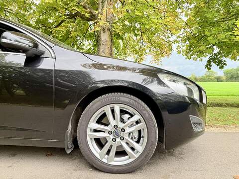 Volvo V60 3.0 T6 SE Lux Estate 5dr Petrol Geartronic AWD Euro 5 (304 ps) - U2106