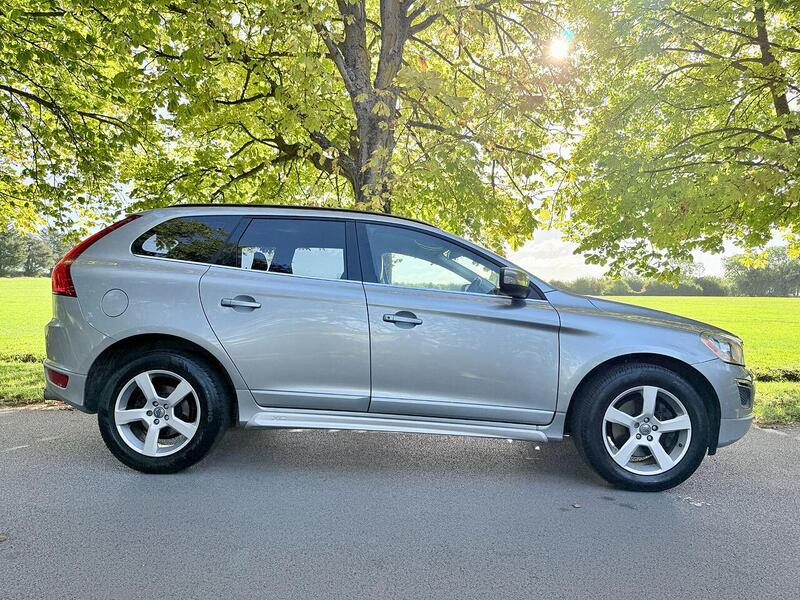 Volvo XC60 2.4 D3 R-Design SUV 5dr Diesel Geartronic AWD Euro 5 (163 ps) - U2109