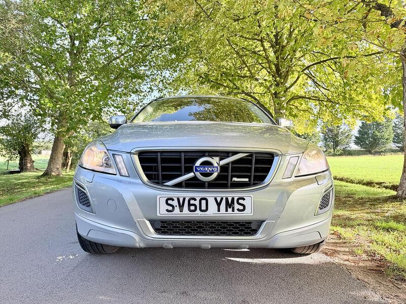 Volvo XC60 2.4 D3 R-Design SUV 5dr Diesel Geartronic AWD Euro 5 (163 ps) - U2109