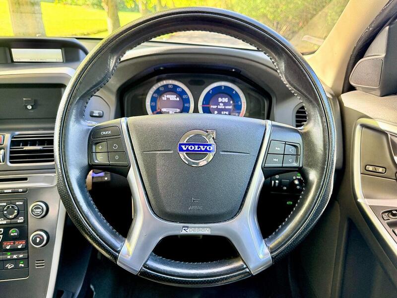 Volvo XC60 2.4 D3 R-Design SUV 5dr Diesel Geartronic AWD Euro 5 (163 ps) - U2109