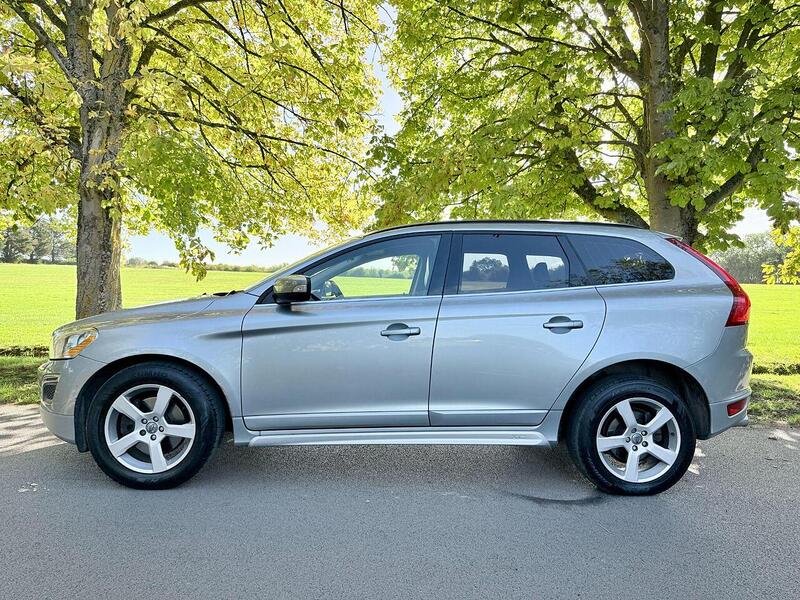 Volvo XC60 2.4 D3 R-Design SUV 5dr Diesel Geartronic AWD Euro 5 (163 ps) - U2109