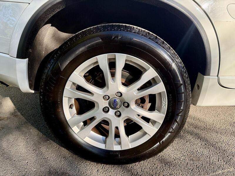 Volvo XC90 3.2 SE (Premium Pack) SUV 5dr Petrol Geartronic AWD (289 g/km, 235 bhp) - U2127