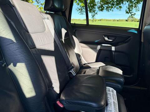 Volvo XC90 3.2 SE (Premium Pack) SUV 5dr Petrol Geartronic AWD (289 g/km, 235 bhp) - U2127