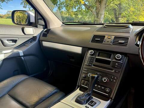 Volvo XC90 3.2 SE (Premium Pack) SUV 5dr Petrol Geartronic AWD (289 g/km, 235 bhp) - U2127