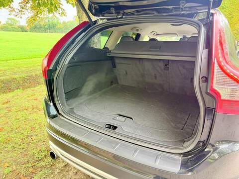 Volvo Xc60 T6 R-Design Nav Awd 3.0 5dr Estate Automatic Petrol - U2128