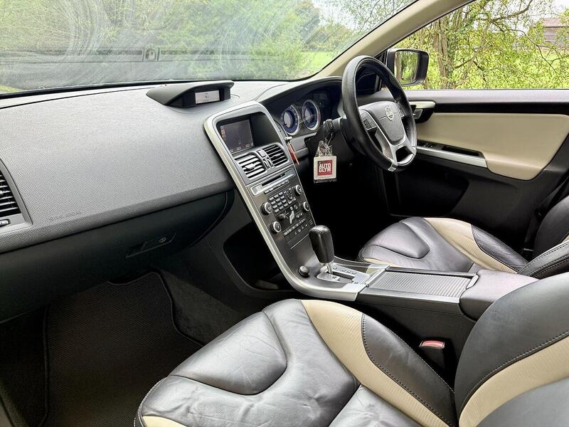 Volvo Xc60 T6 R-Design Nav Awd 3.0 5dr Estate Automatic Petrol - U2128