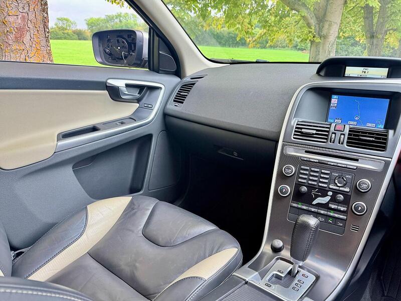 Volvo Xc60 T6 R-Design Nav Awd 3.0 5dr Estate Automatic Petrol - U2128