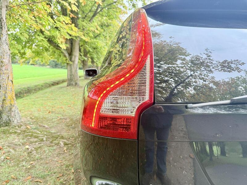 Volvo Xc60 T6 R-Design Nav Awd 3.0 5dr Estate Automatic Petrol - U2128