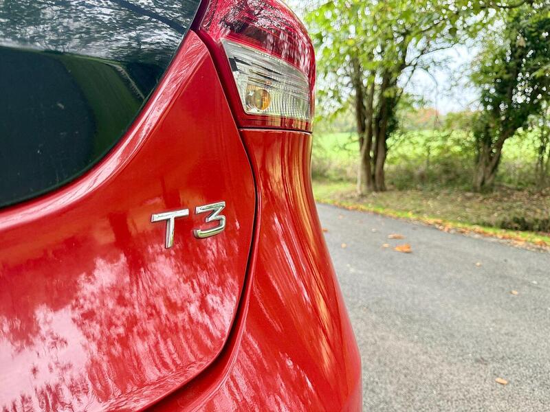Volvo V40 T3 Se Hatchback 1.5 Auto Petrol - U2129