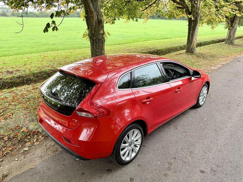 Volvo V40 1.5 T3 SE Hatchback 5dr Petrol Auto Euro 6 (s/s) (152 ps) - U2129