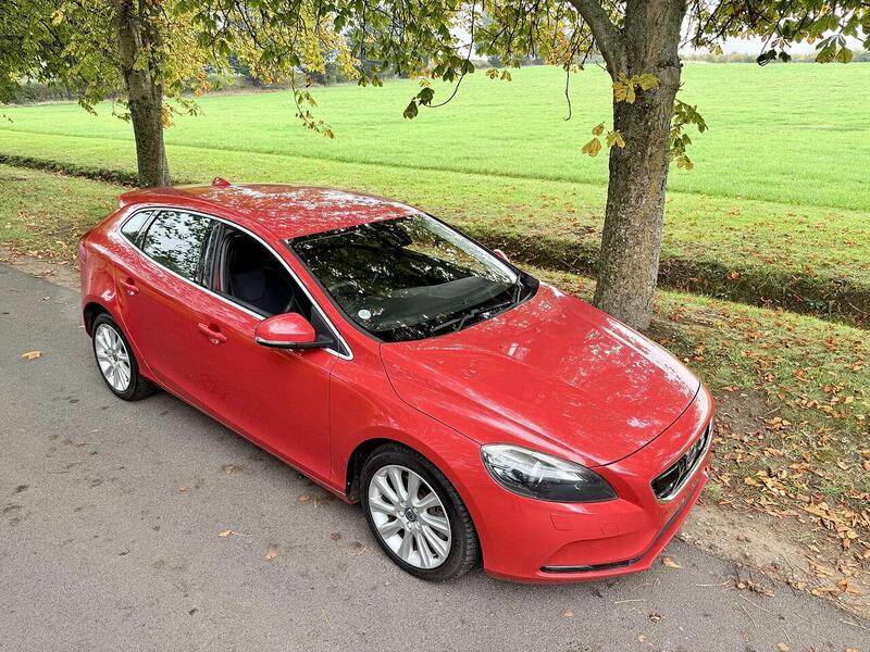 Volvo V40 T3 Se Hatchback 1.5 Auto Petrol - U2129