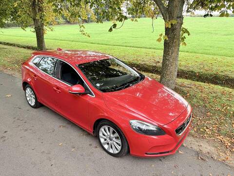 Volvo V40 T3 Se Hatchback 1.5 Auto Petrol - U2129