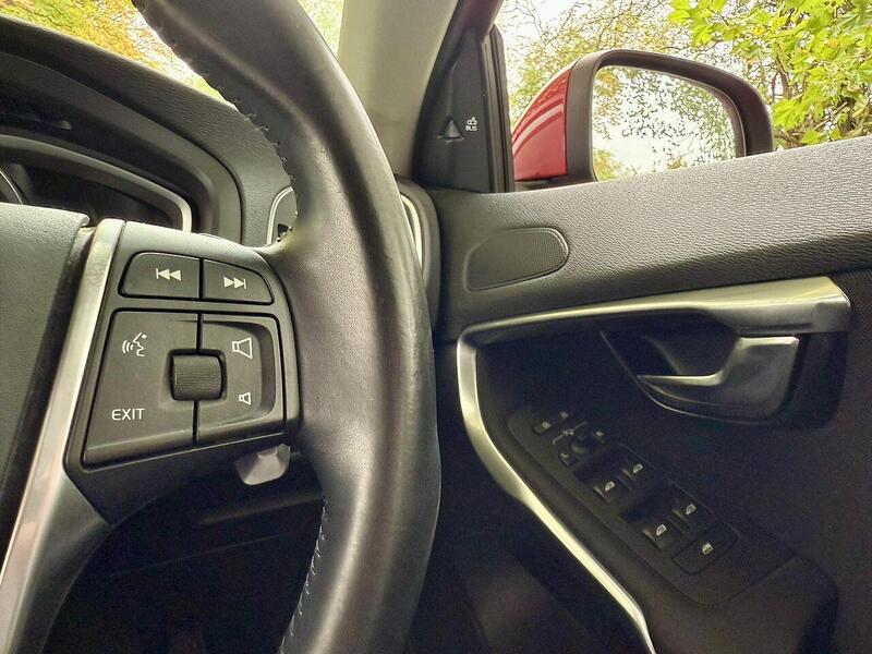 Volvo V40 T3 Se Hatchback 1.5 Auto Petrol - U2129