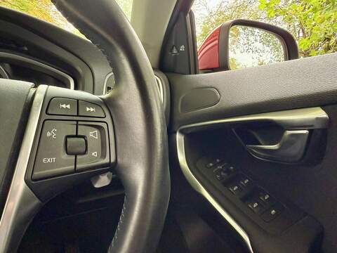 Volvo V40 T3 Se Hatchback 1.5 Auto Petrol - U2129