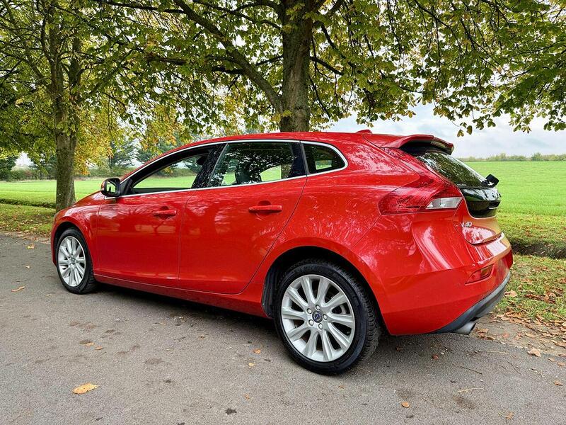 Volvo V40 1.5 T3 SE Hatchback 5dr Petrol Auto Euro 6 (s/s) (152 ps) - U2129