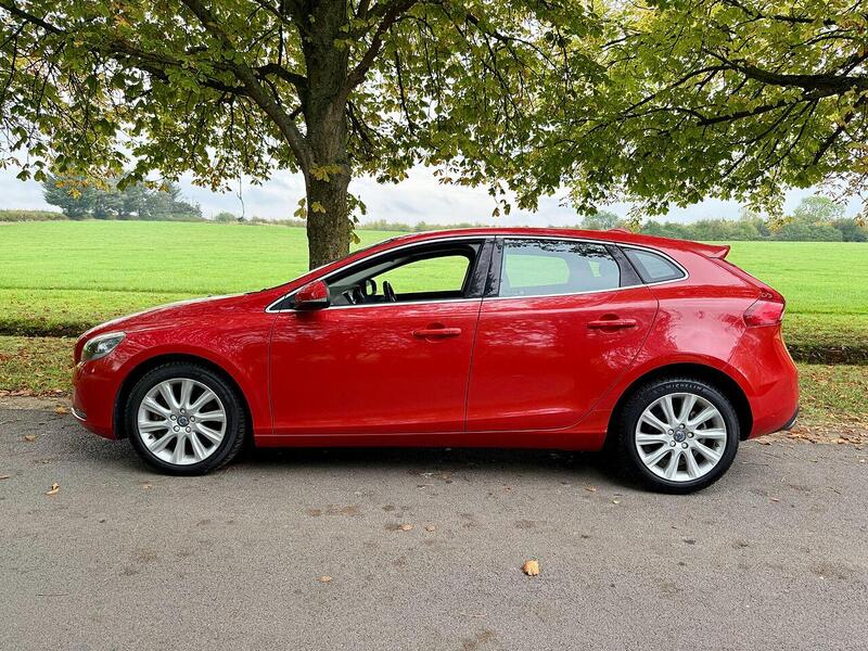 Volvo V40 T3 Se Hatchback 1.5 Auto Petrol - U2129